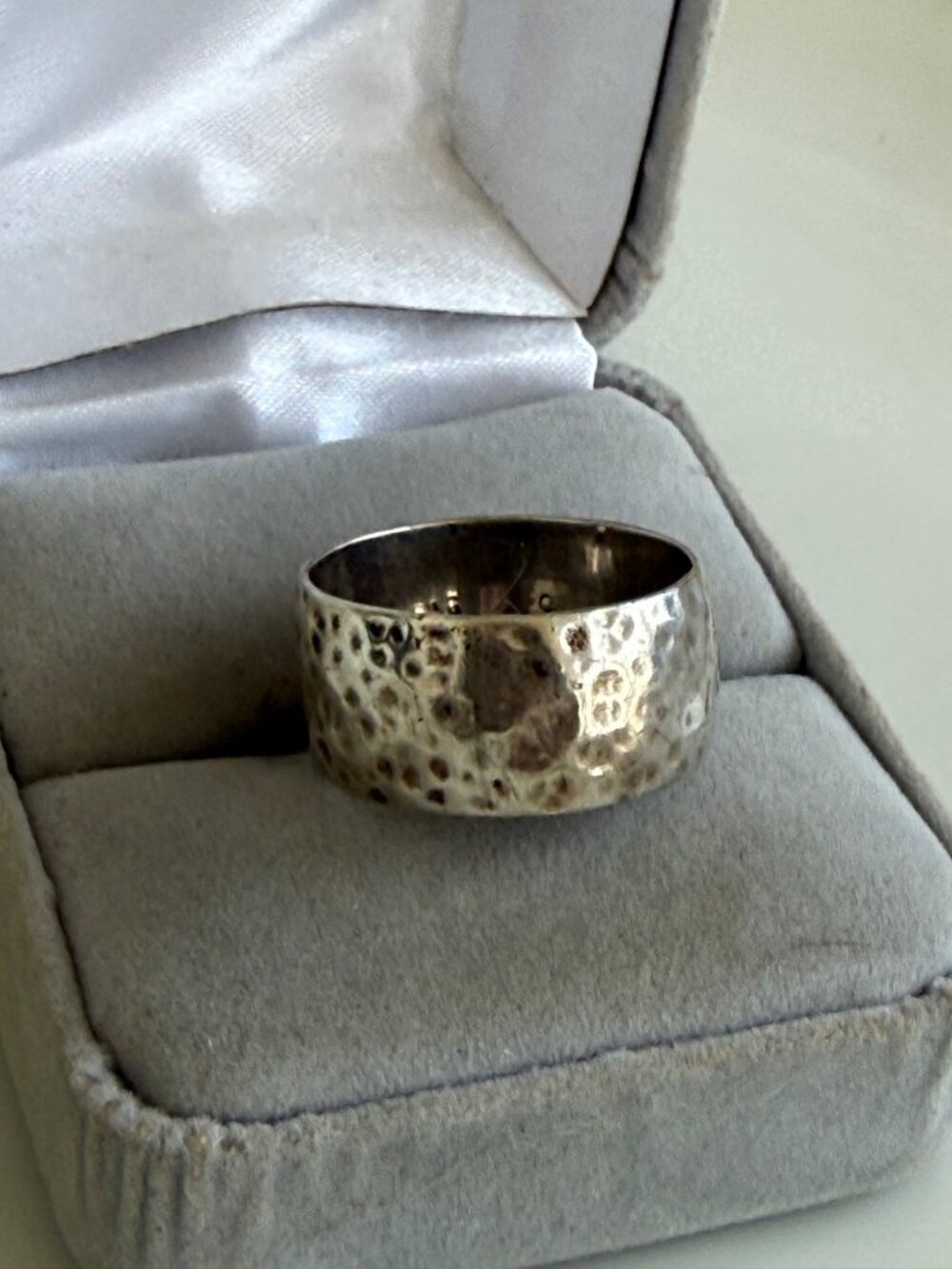 Vintage 60's Modernist Hammered Band Ring Sterling Signed Erikson Sz 8.5